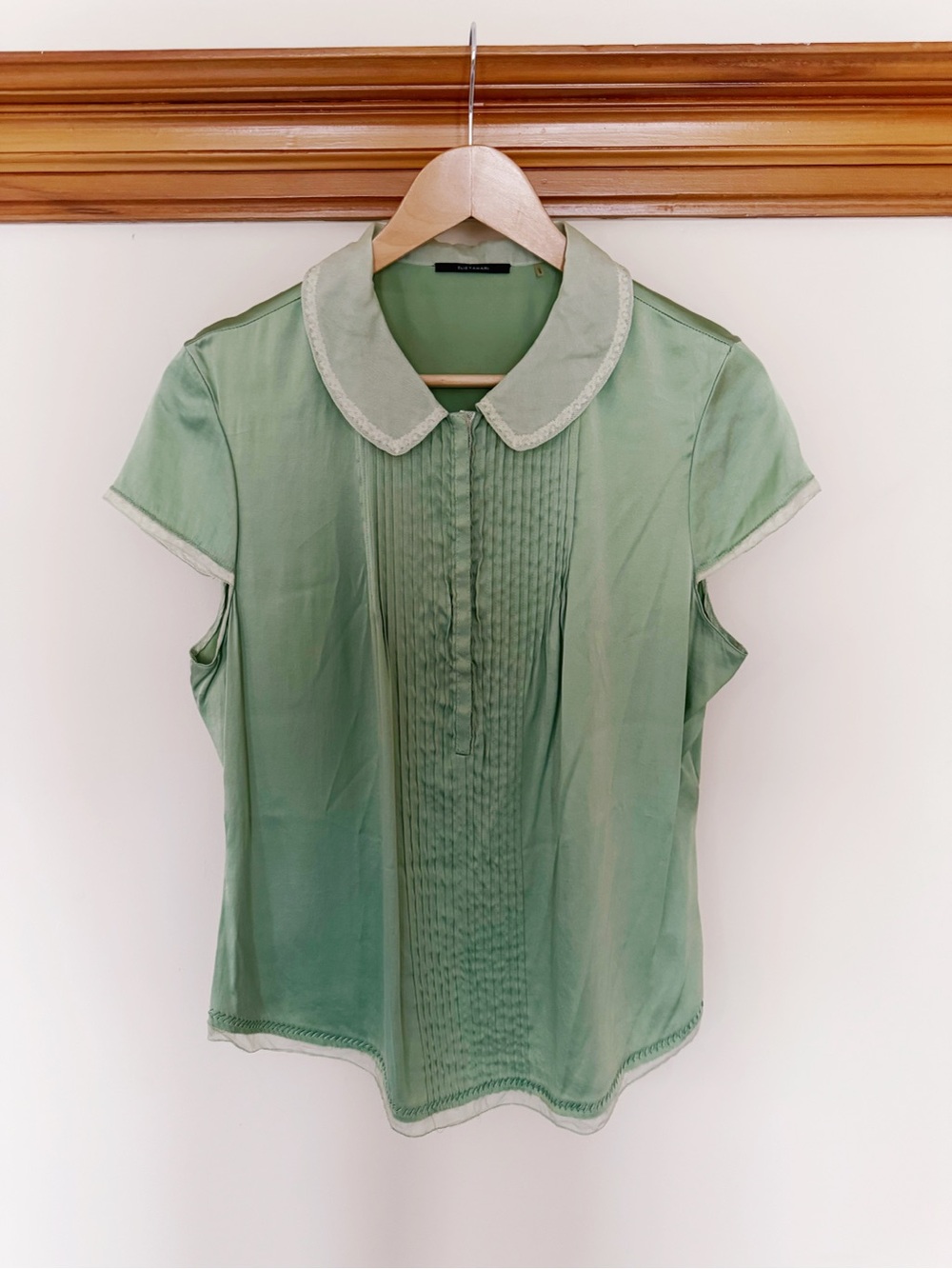 Elie Tahari Sage Green Pleated Peter Pan Collar Silk Blend Blouse, Large